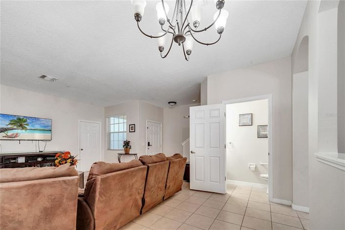 Image No.8-3 Bed Property for sale