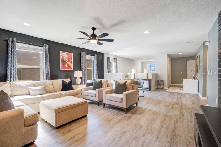 Image No.17-6 Bed Property for sale