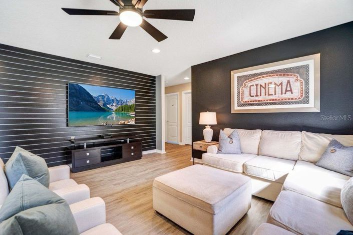 Image No.18-6 Bed Property for sale