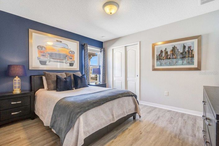 Image No.26-6 Bed Property for sale