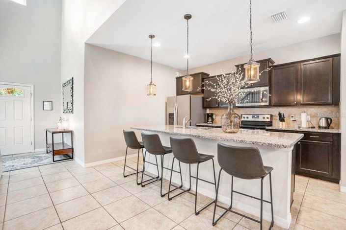 Image No.9-6 Bed Property for sale