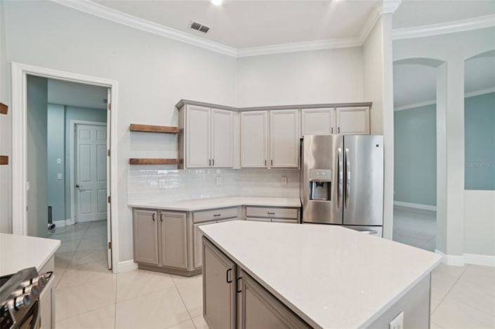 Image No.14-5 Bed Property for sale