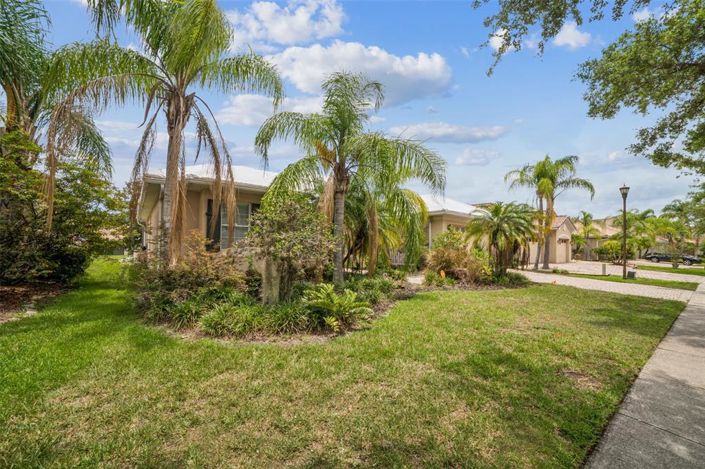 Image No.5-5 Bed Property for sale