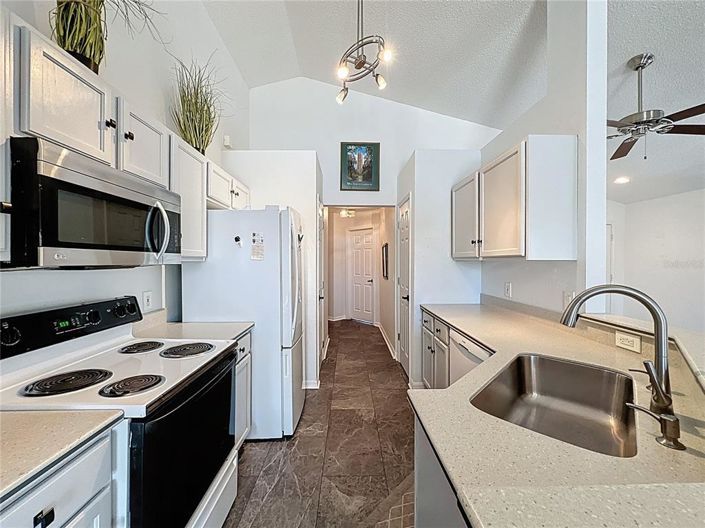 Image No.10-4 Bed Property for sale