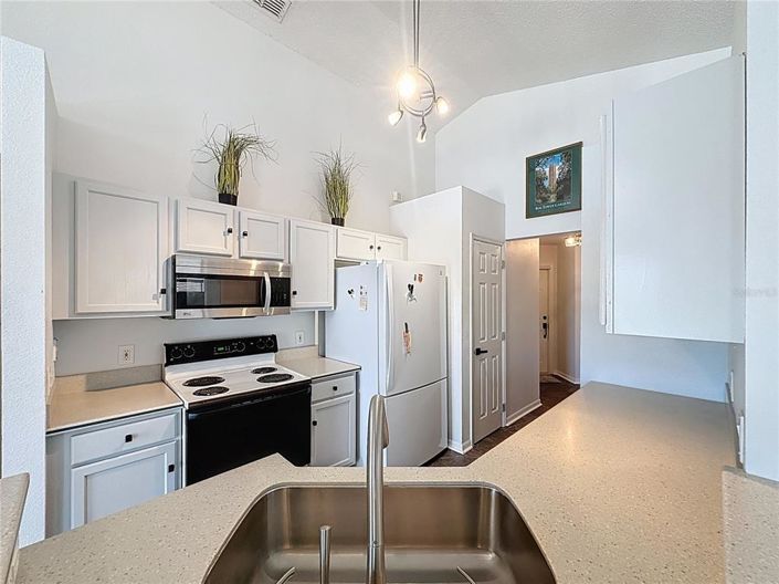 Image No.11-4 Bed Property for sale