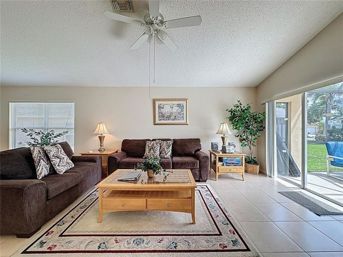 Image No.10-4 Bed Property for sale