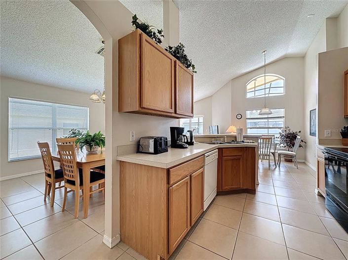 Image No.17-4 Bed Property for sale