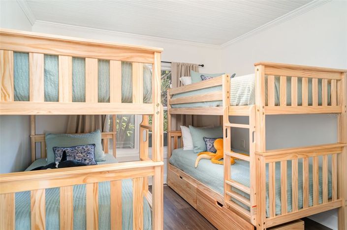 Image No.15-4 Bed Property for sale