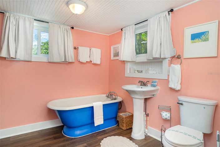 Image No.18-4 Bed Property for sale