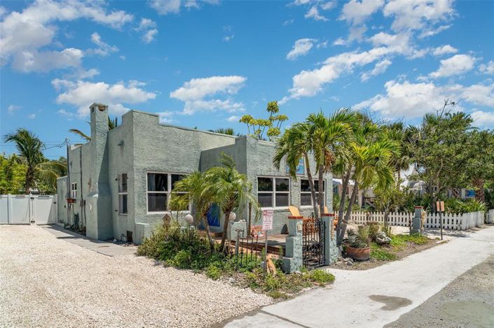 Image No.38-4 Bed Property for sale