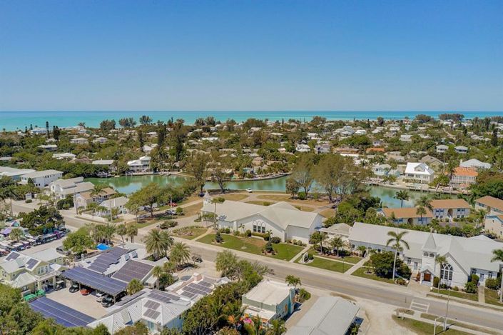 Image No.41-4 Bed Property for sale