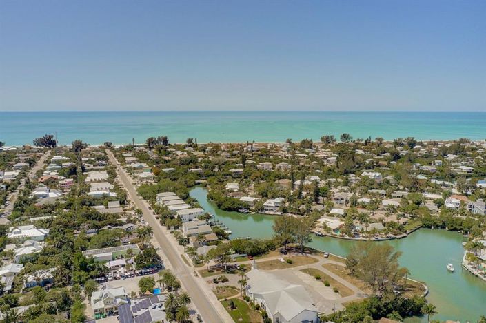 Image No.43-4 Bed Property for sale