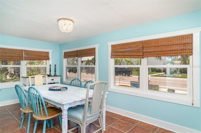 Image No.6-4 Bed Property for sale