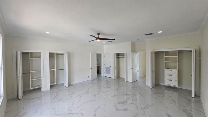 Image No.14-6 Bed Property for sale