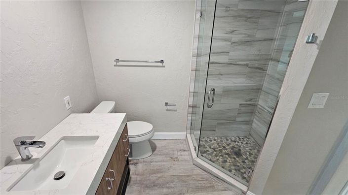 Image No.27-6 Bed Property for sale