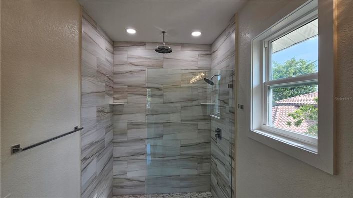 Image No.34-6 Bed Property for sale