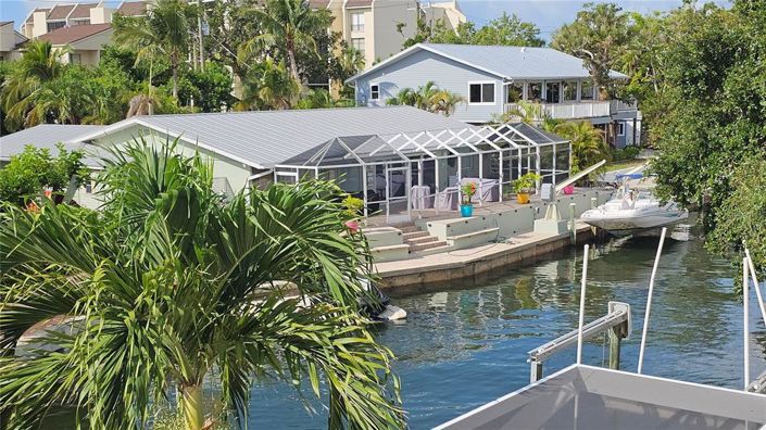 Image No.36-6 Bed Property for sale