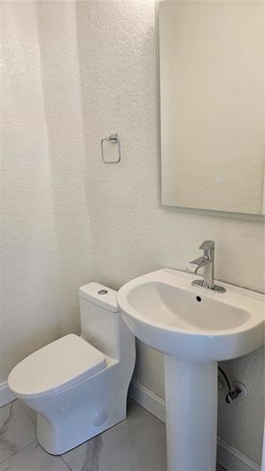 Image No.42-6 Bed Property for sale