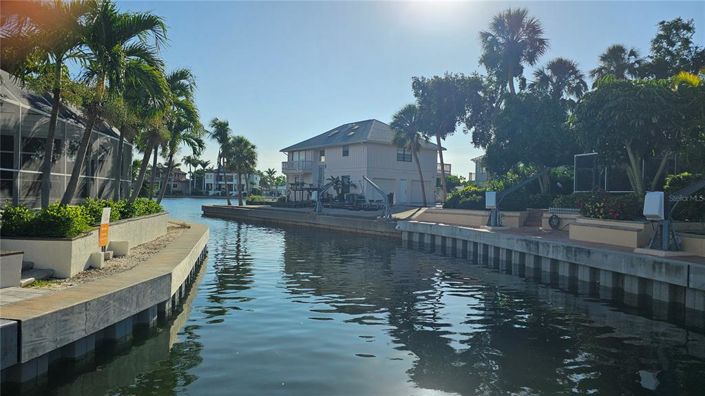 Image No.50-6 Bed Property for sale