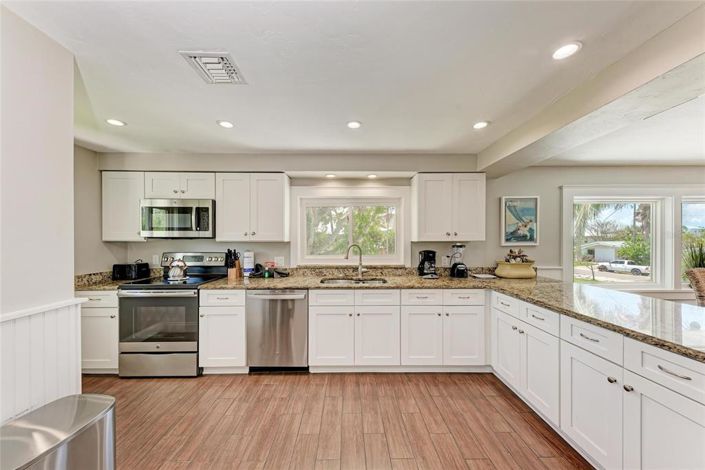 Image No.27-5 Bed Property for sale