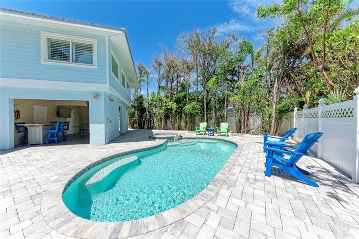 Image No.50-5 Bed Property for sale