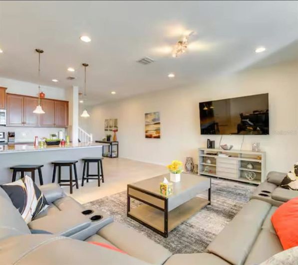 Image No.13-4 Bed Townhouse for sale