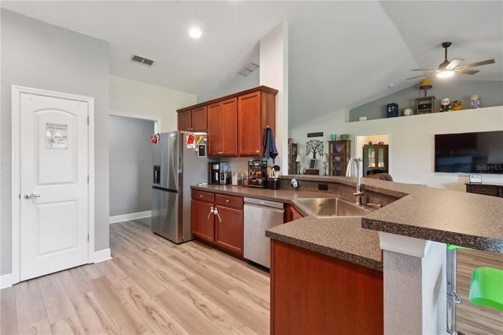 Image No.10-4 Bed Property for sale