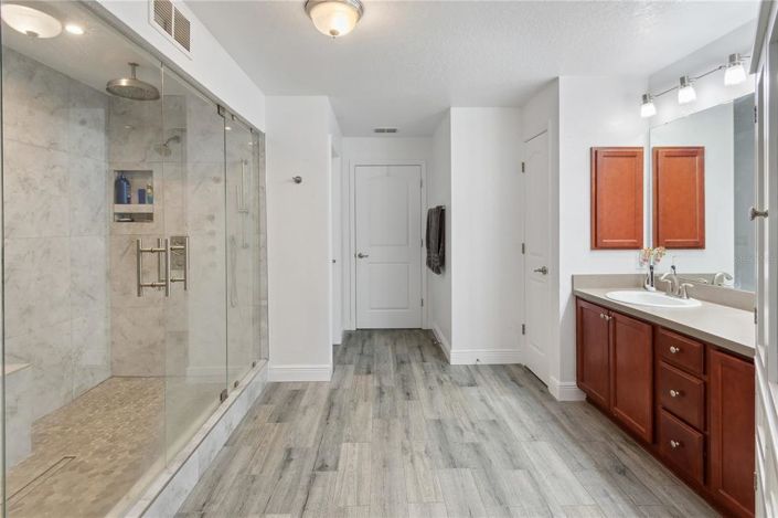 Image No.16-4 Bed Property for sale