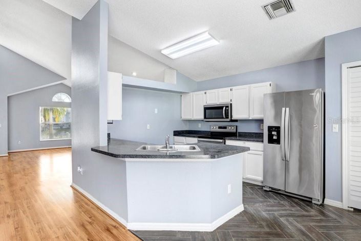 Image No.15-3 Bed Property for sale