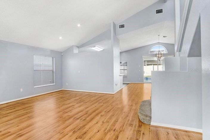 Image No.8-3 Bed Property for sale