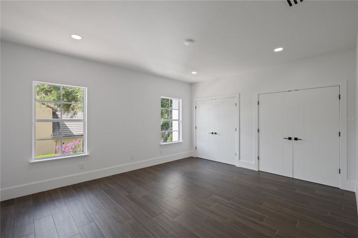 Image No.23-5 Bed Property for sale