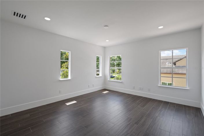 Image No.25-5 Bed Property for sale