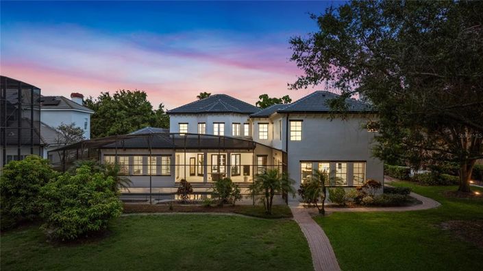 Image No.37-5 Bed Property for sale