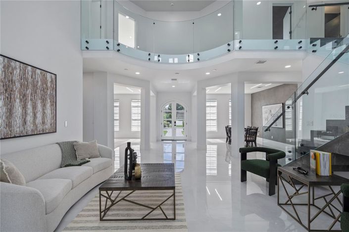 Image No.4-5 Bed Property for sale