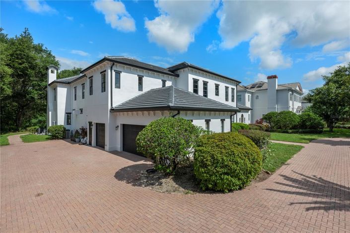 Image No.52-5 Bed Property for sale