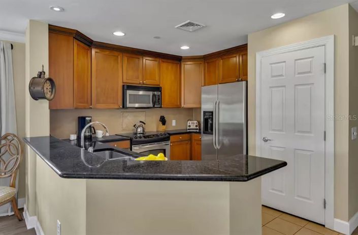 Image No.10-3 Bed Property for sale