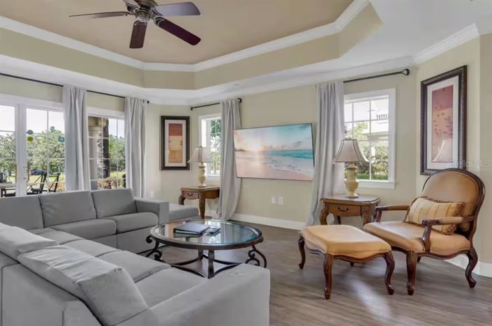 Image No.12-3 Bed Property for sale