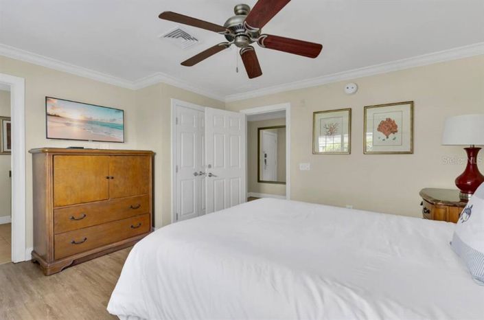 Image No.24-3 Bed Property for sale