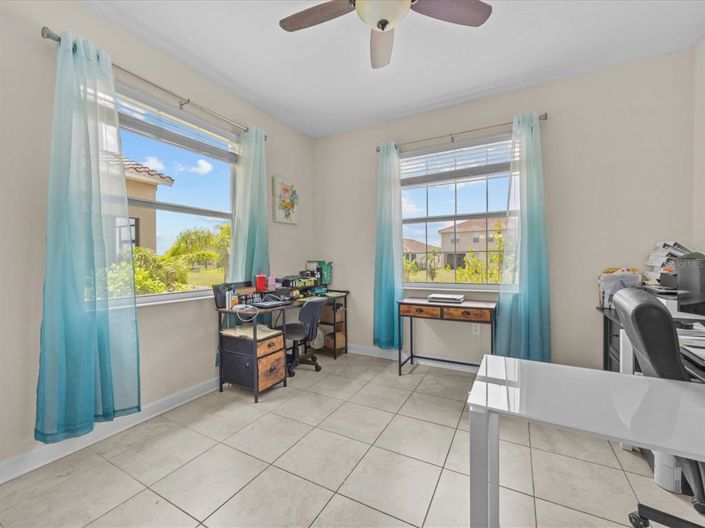 Image No.12-5 Bed Property for sale