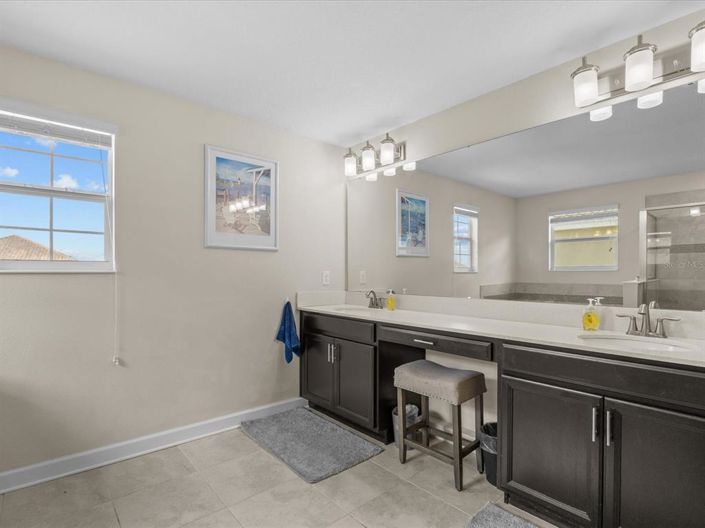 Image No.23-5 Bed Property for sale