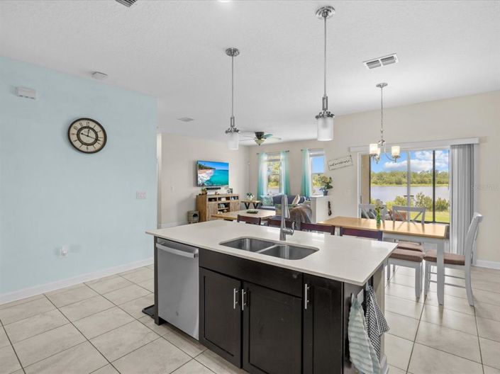 Image No.9-5 Bed Property for sale