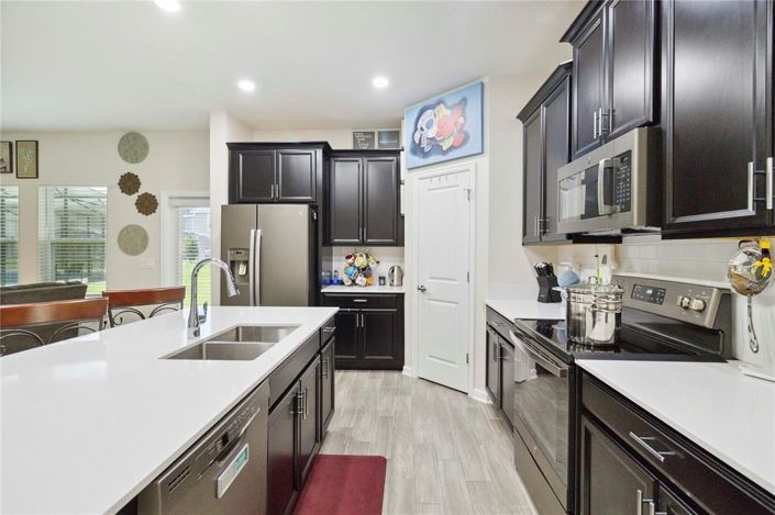 Image No.8-3 Bed Property for sale