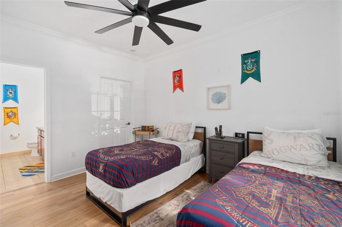 Image No.14-2 Bed Property for sale