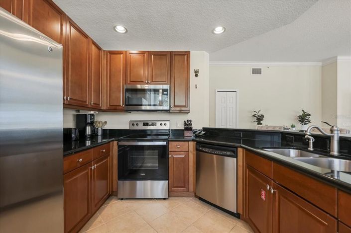 Image No.8-3 Bed Property for sale