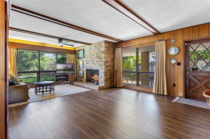 Image No.11-4 Bed Property for sale