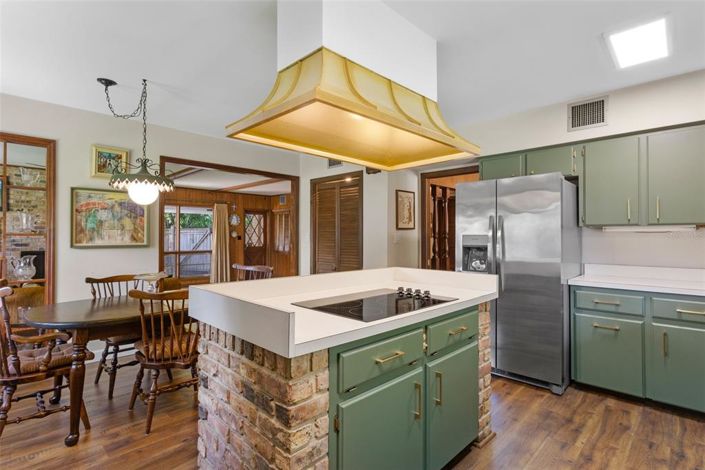 Image No.21-4 Bed Property for sale