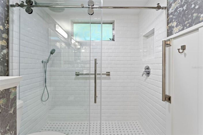 Image No.26-4 Bed Property for sale