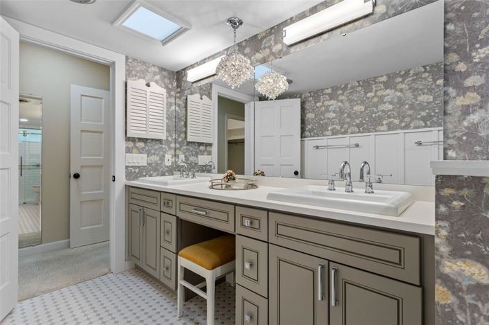 Image No.27-4 Bed Property for sale