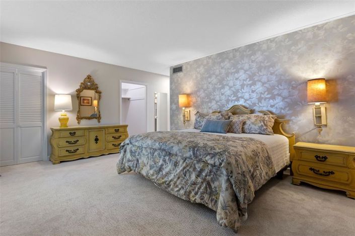 Image No.30-4 Bed Property for sale