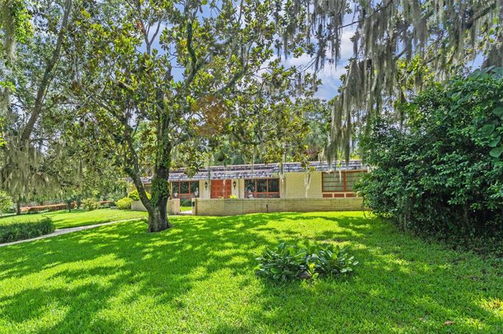 Image No.55-4 Bed Property for sale